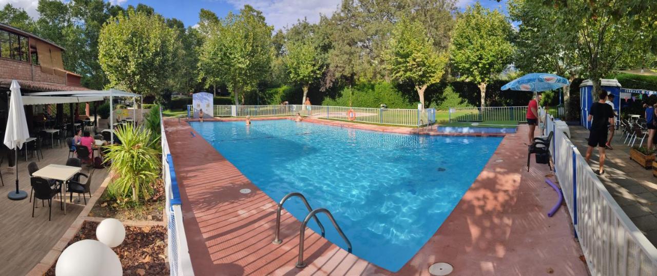Camping El Pinajarro Hervas Exterior photo