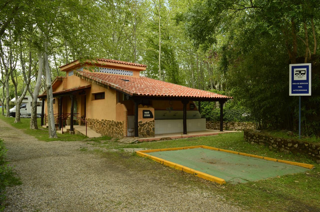 Camping El Pinajarro Hervas Exterior photo