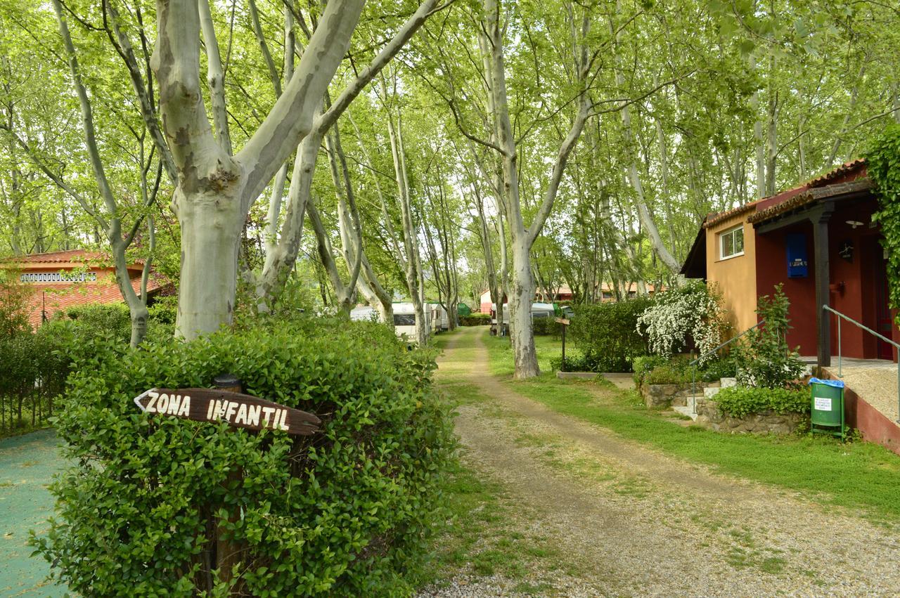 Camping El Pinajarro Hervas Exterior photo